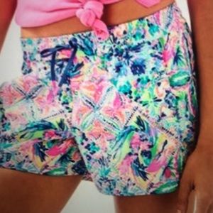 Lilly Pulitzer Run Around Shorts (Medium)